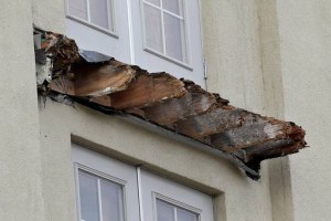 US Balcony-dryrot